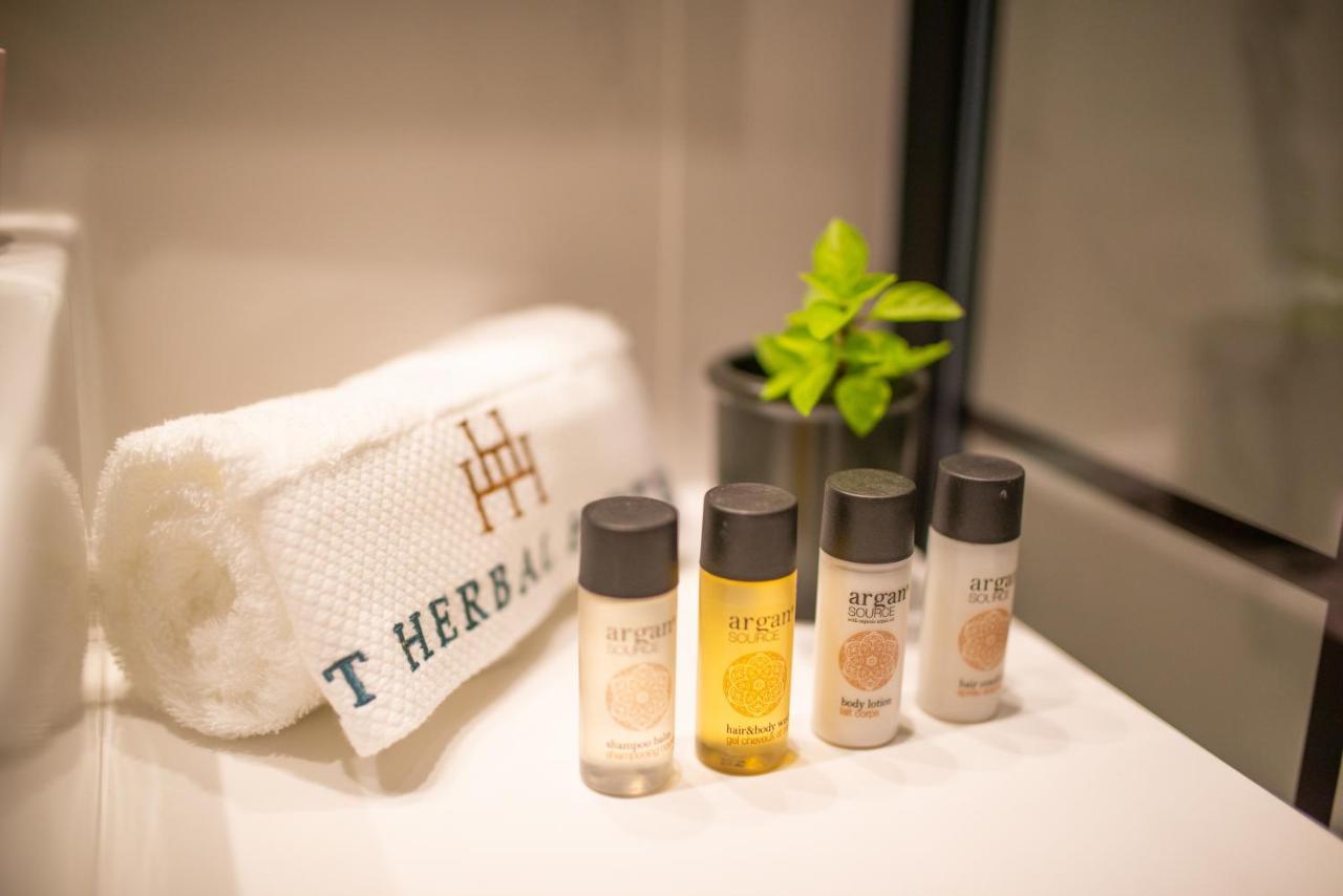 At Herbal Boutique & Protarász
